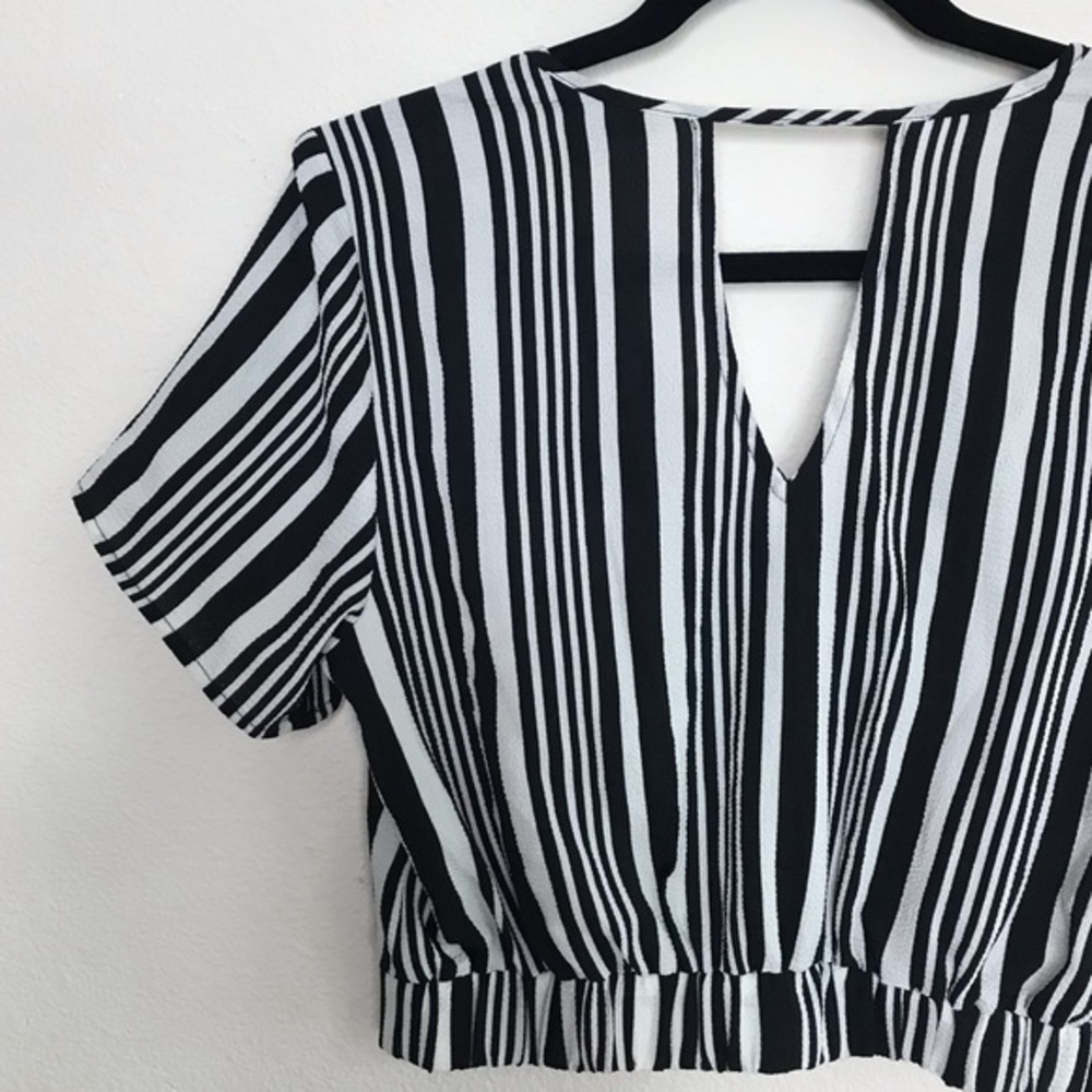 2pc.PROJECT RUNWAY STRIPED SET✨ - Picture 3 of 11
